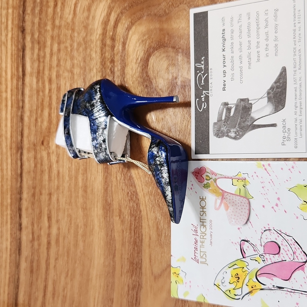 Just The Right Shoe Collectibles - Picture 2 of 3